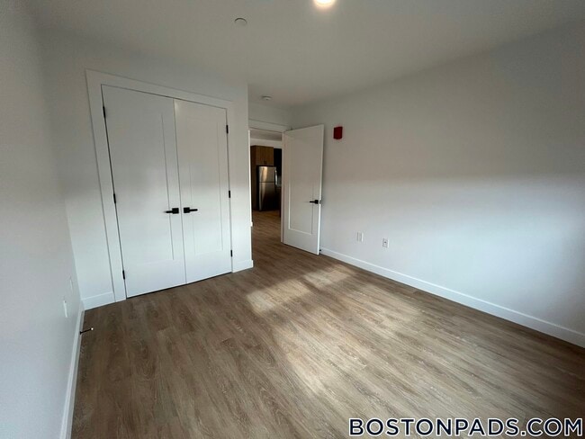 199 Gardner St in Boston, MA - Foto de edificio - Building Photo