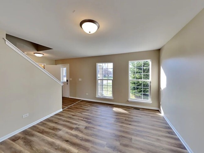 274 Clarendon Ln in Bolingbrook, IL - Building Photo - Building Photo