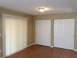 213 Lights Pointe Ct in New Richmond, OH - Building Photo - Building Photo