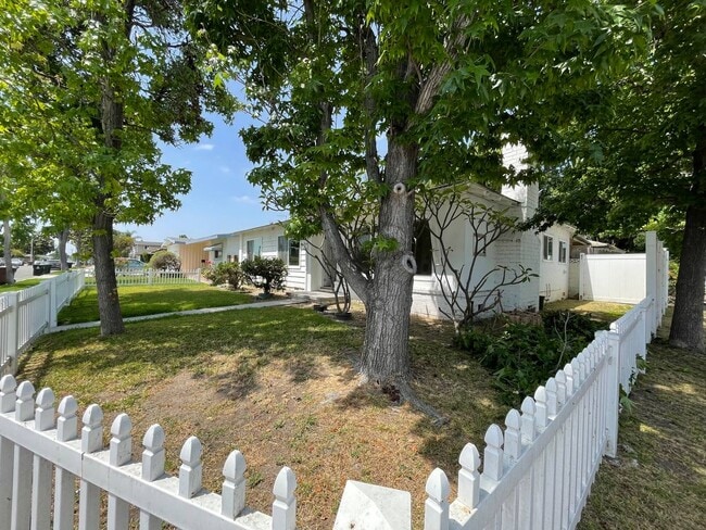 301 S Fann St in Anaheim, CA - Building Photo - Building Photo