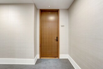 301 S Broad St, Unit 1201 in Philadelphia, PA - Building Photo - Building Photo