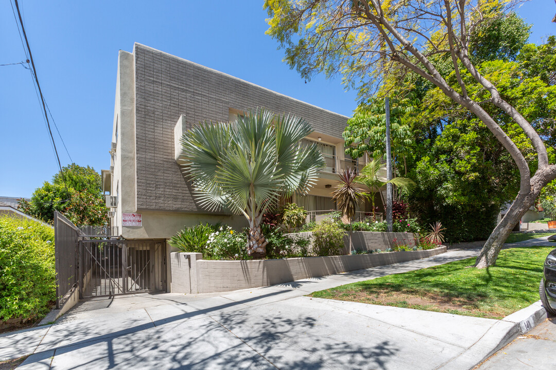 1411 N Harper Ave in West Hollywood, CA - Building Photo