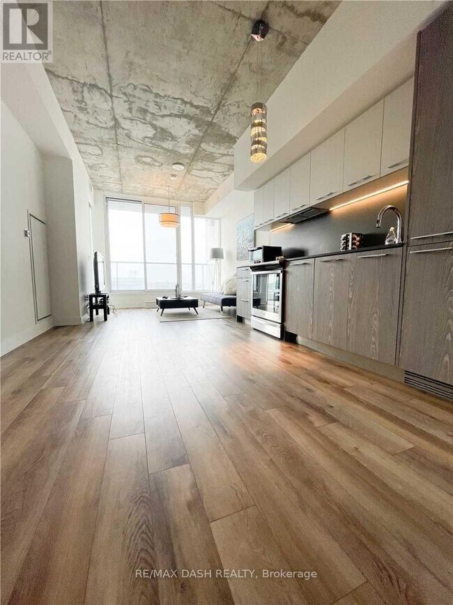 15 Baseball Pl in Toronto, ON - Building Photo - Building Photo