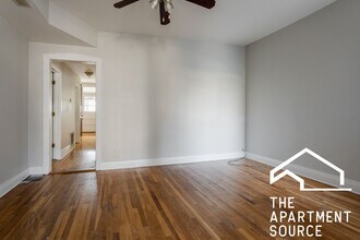 1317 W Foster Ave, Unit 1 in Chicago, IL - Building Photo - Building Photo