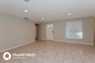 3025 Wilkinson Rd in Sarasota, FL - Building Photo - Building Photo