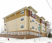 Cypress Senior Living Apartments in Oakdale, MN - Foto de edificio - Building Photo