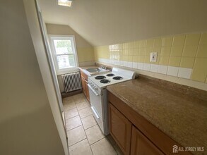 114 Joyce Kilmer Ave in New Brunswick, NJ - Building Photo - Building Photo