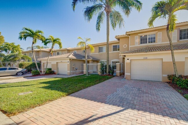 2210 NW 171st Terrace in Pembroke Pines, FL - Building Photo - Building Photo