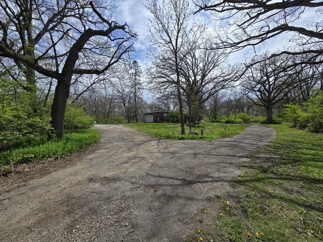 1316 S Fleming Rd in Woodstock, IL - Building Photo - Building Photo
