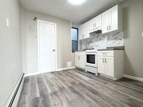 76 CARLTON Ave in Jersey City, NJ - Building Photo - Building Photo