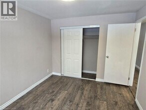 50 Scenic Dr in Kitchener, ON - Building Photo - Building Photo