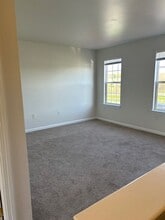 2818 Woodmont Dr in York, PA - Building Photo - Building Photo