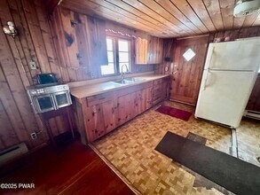 12 Third Rd in Hawley, PA - Foto de edificio - Building Photo