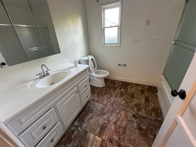 881 Emory Ave in Campbell, CA - Building Photo - Building Photo