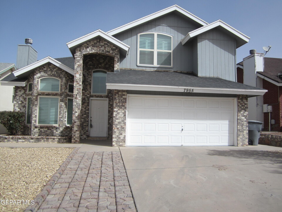 7955 Starry Night Dr in El Paso, TX - Building Photo