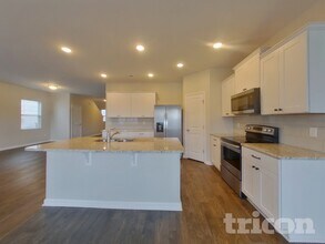 3012 Bishop Ln in Columbia, TN - Foto de edificio - Building Photo