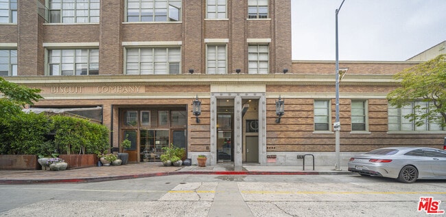1850 Industrial St in Los Angeles, CA - Building Photo - Building Photo
