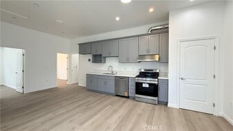 656 E I St in Ontario, CA - Building Photo