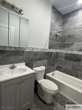 476 Meade St in Orange, NJ - Foto de edificio - Building Photo