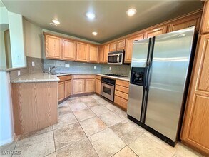 11855 Portina Dr in Las Vegas, NV - Foto de edificio - Building Photo