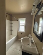 222 Crestview Dr in Brandenburg, KY - Foto de edificio - Building Photo