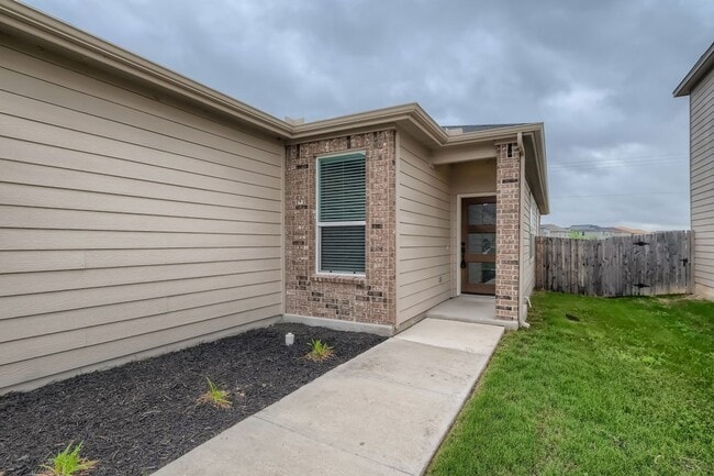 8258 Phantom Fld in San Antonio, TX - Building Photo - Building Photo