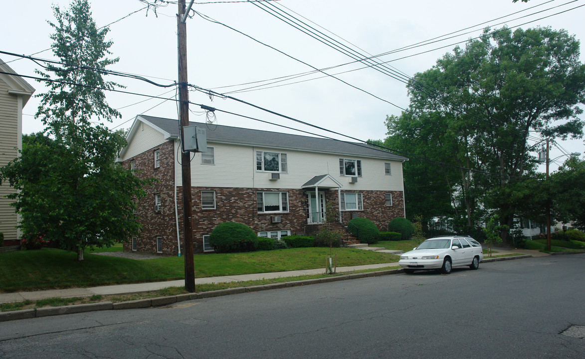 28 Ashland St in Newburyport, MA - Building Photo