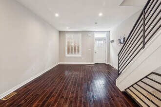 1833 Ginnodo St in Philadelphia, PA - Foto de edificio - Building Photo