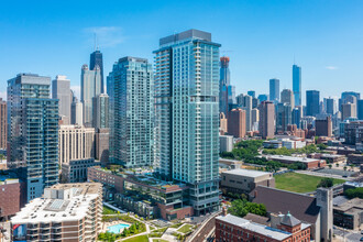 Old Town Park Tower 3 in Chicago, IL - Building Photo - Building Photo