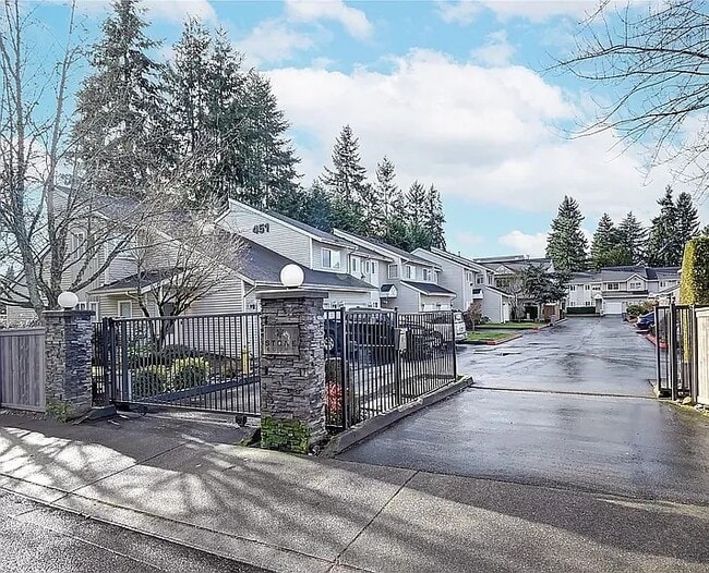 459 Queen Ave NE, Unit 304 in Renton, WA - Foto de edificio - Building Photo