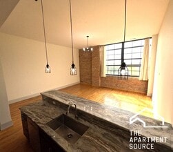 1432 W 21st St, Unit 309 in Chicago, IL - Foto de edificio - Building Photo