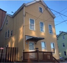 21-23-23 Leslie St in Paterson, NJ - Building Photo