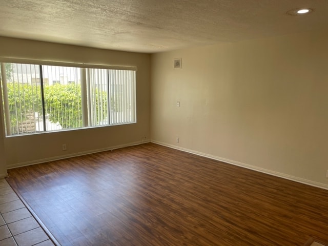 1315 W Latham Ave in Hemet, CA - Building Photo - Building Photo