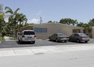 3197 SW 14th St in Miami, FL - Foto de edificio - Building Photo