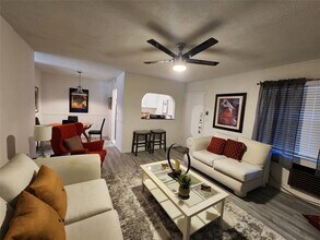 17090 NE 14th Ave in North Miami Beach, FL - Building Photo - Building Photo