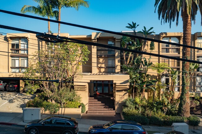 970 Palm Ave in West Hollywood, CA - Building Photo - Building Photo