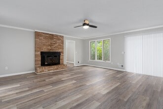 400 Derby Ln in Hopkins, SC - Building Photo - Building Photo