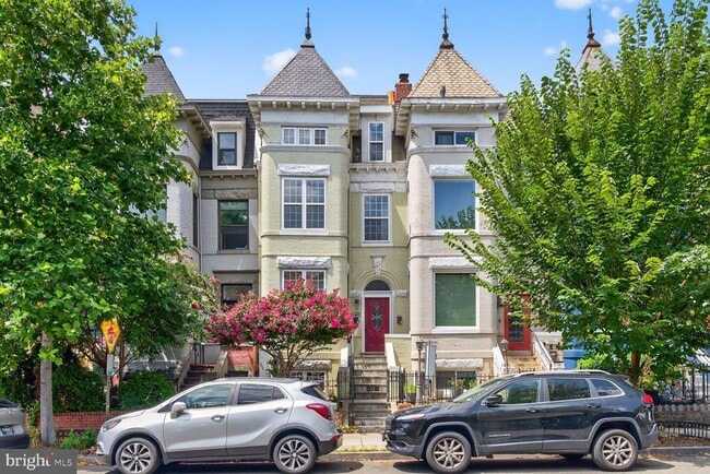 property at 1730 1st St NW