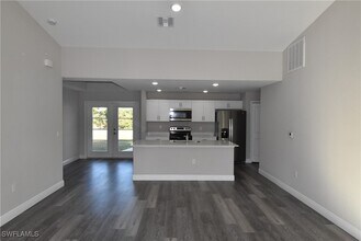 202 Seagrape St in Port Charlotte, FL - Building Photo - Building Photo