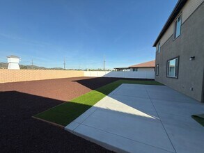 22228 Whispering Wy in Wildomar, CA - Building Photo - Building Photo