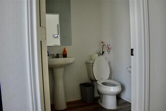 1811 Legacy Hills Dr in Houston, TX - Building Photo - Building Photo