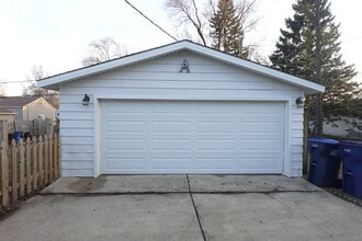 2401 Huron Terrace in Waukegan, IL - Building Photo - Building Photo