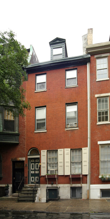 1131 Spruce St in Philadelphia, PA - Building Photo