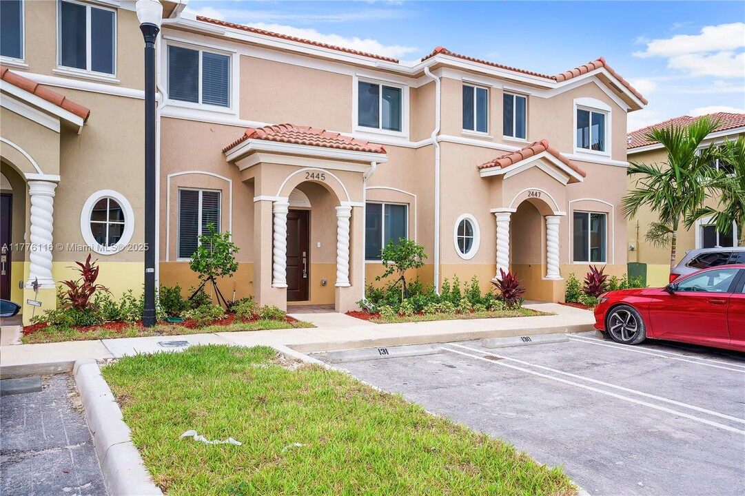 2445 SE 10th St in Homestead, FL - Building Photo
