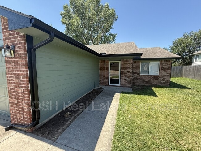 757 Plantation Rd in Maize, KS - Building Photo - Building Photo