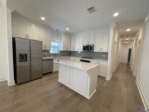 9905 Stone Water Dr in Baton Rouge, LA - Building Photo - Building Photo