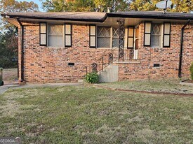 3223 Tulip Dr in Decatur, GA - Building Photo