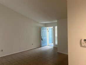 1911 Gracy Farms Ln in Austin, TX - Foto de edificio - Building Photo