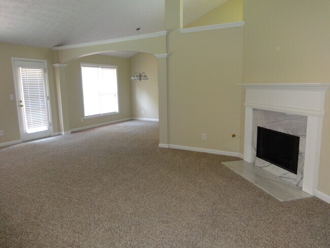 2160 Laurel Pointe Ln in Lawrenceville, GA - Building Photo - Building Photo
