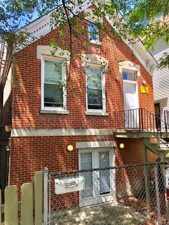 property at 2118 N Hoyne Ave